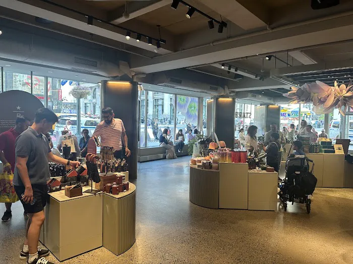 Starbucks Reserve - Empire State Building Picture 5