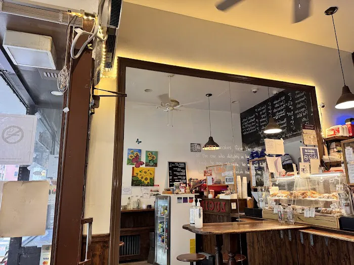 Lucid Cafe Picture 8