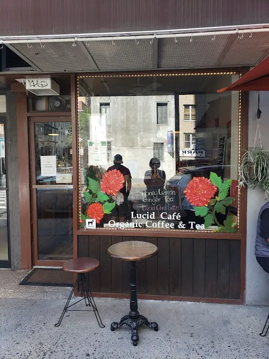 Lucid Cafe Picture 7