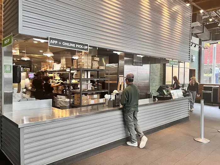 Shake Shack Midtown East Picture 10