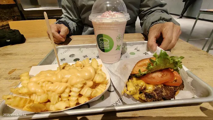Shake Shack Midtown East Picture 8