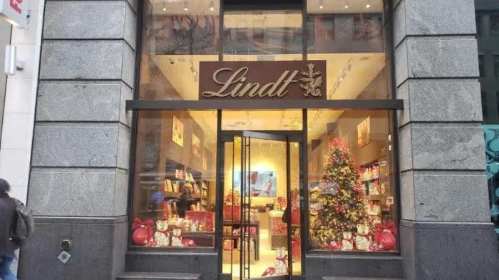 Lindt Chocolate Shop Picture 5