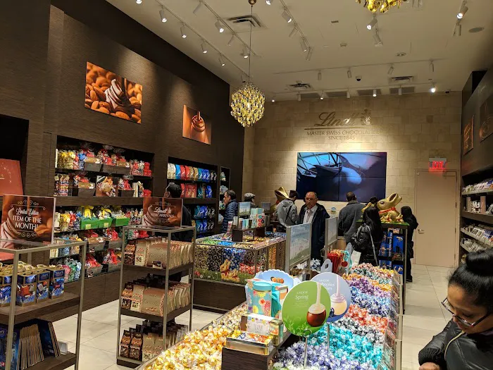 Lindt Chocolate Shop Picture 8
