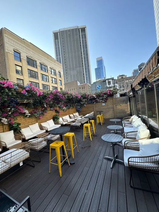 k-32 Rooftop bar Picture 4