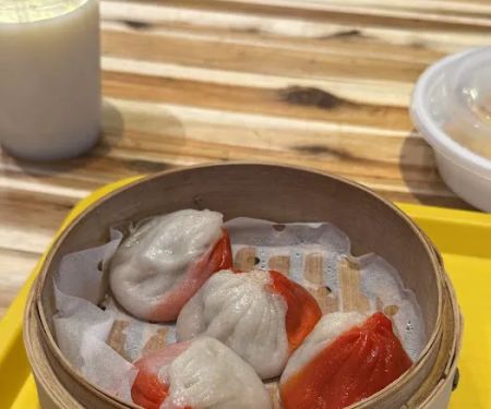 Ling Long Soup Dumplings 玲珑小笼包