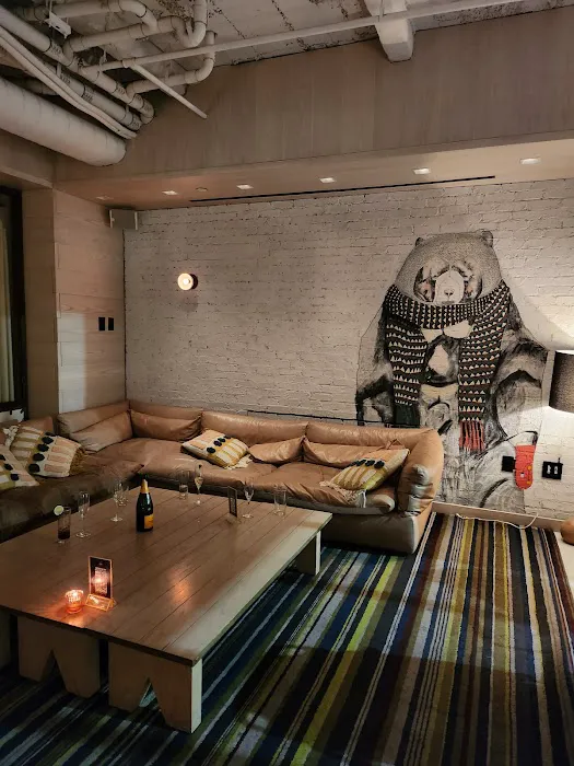 Bar Moxy Picture 3