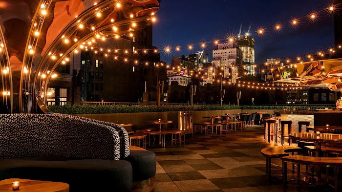 Magic Hour Rooftop Bar & Lounge Picture 8
