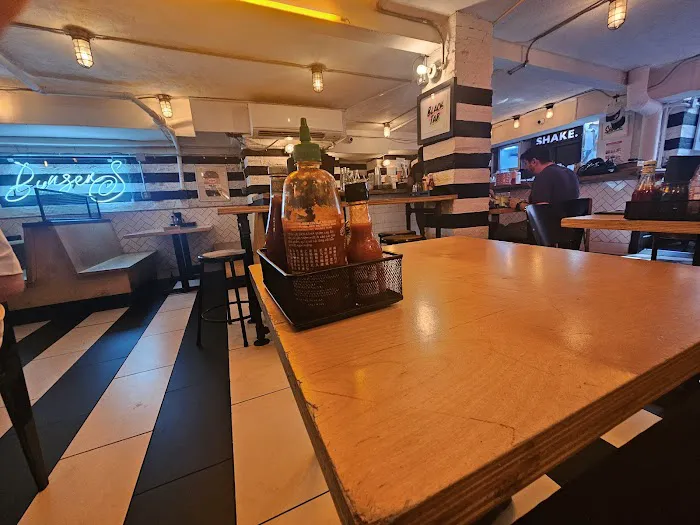 Black Tap Craft Burgers & Beer - 35th St Picture 9