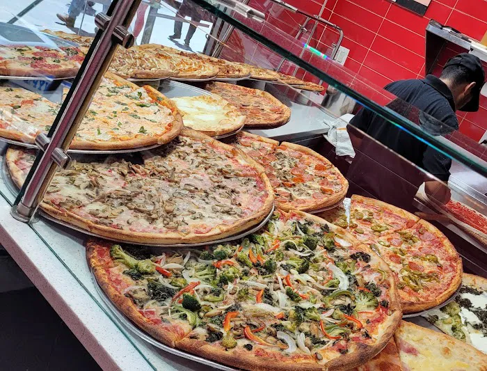 Little Italy Pizza Picture 4
