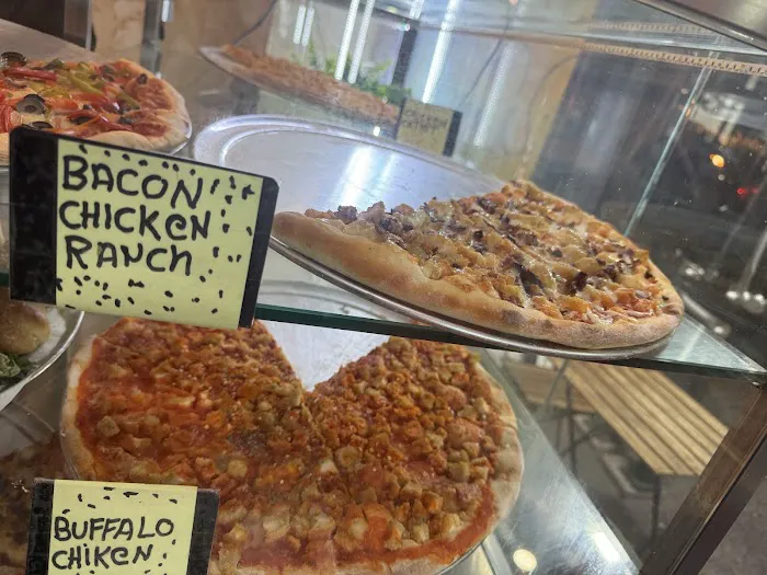 Famous New York Pizza Picture 1
