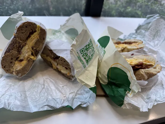 Broad Nosh Bagels Deli & Catering 42nd Street Picture 5