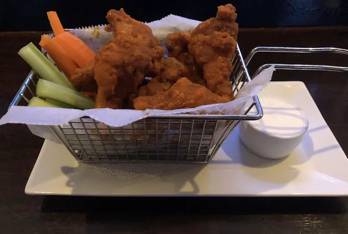 Dalton's Bar & Grill Picture 3