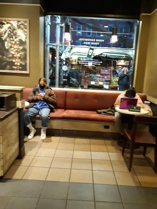 Starbucks Picture 2