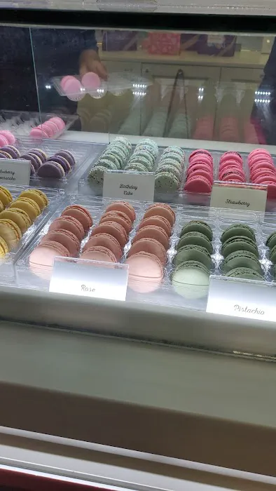 Woops! Macarons & Gifts (Port Authority NYC) Picture 5