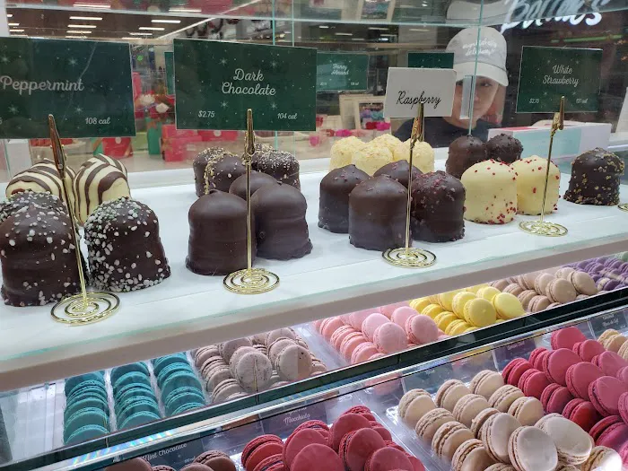 Woops! Macarons & Gifts (Port Authority NYC) Picture 1