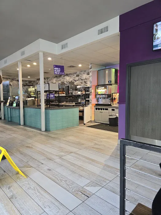 Taco Bell Cantina Picture 8