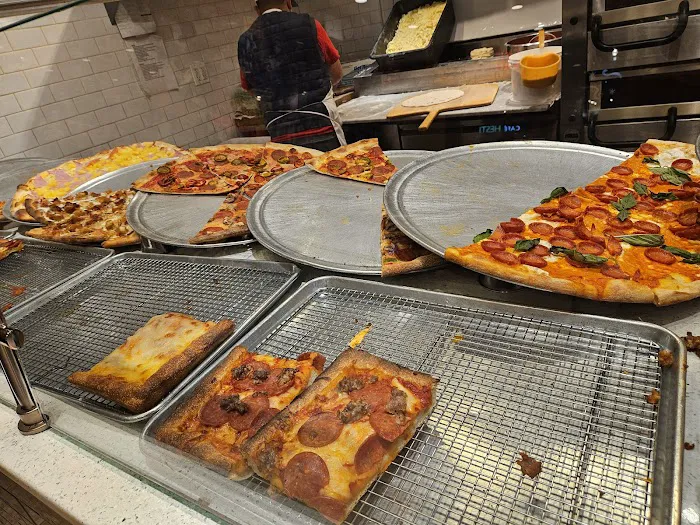 Made in New York Pizza Picture 1