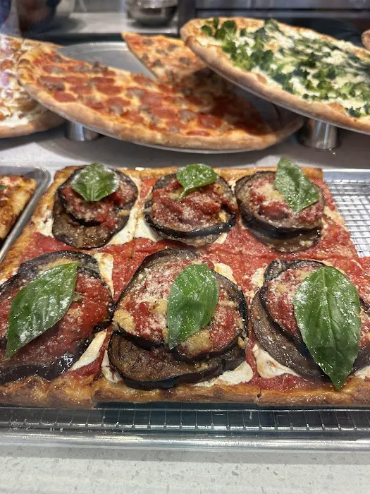 Made in New York Pizza Picture 3