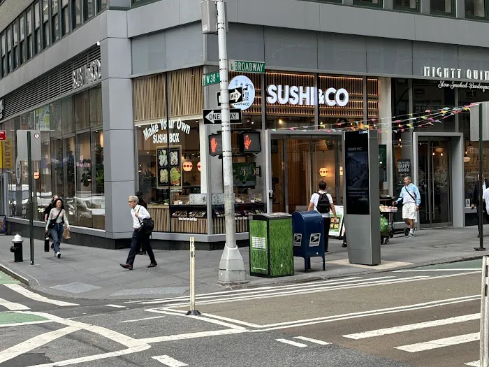 Sushi & Co-Broadway Picture 2