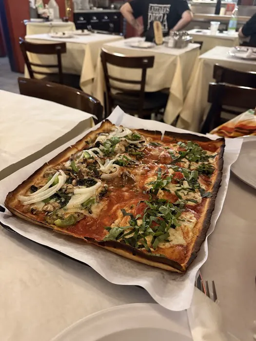 Lazzara's Pizza Cafe Picture 8