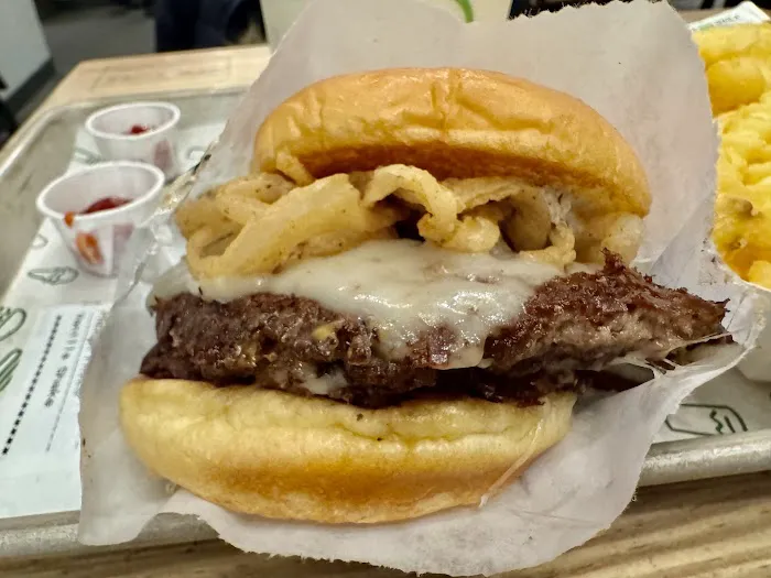 Shake Shack Theater District Picture 6