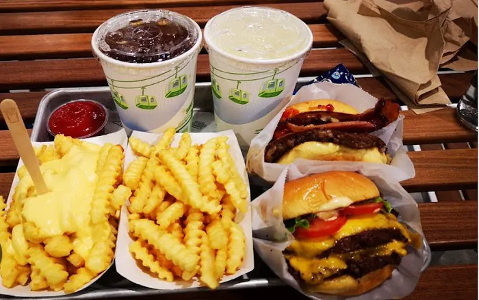 Shake Shack Theater District Picture 4