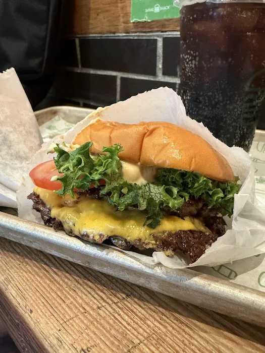 Shake Shack Theater District Picture 5