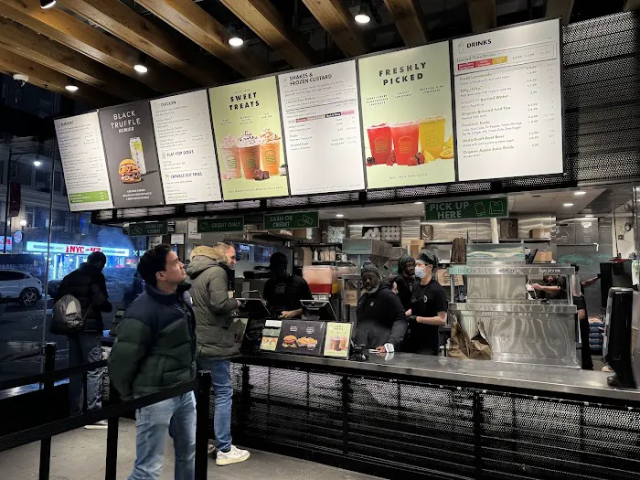 Shake Shack Theater District Picture 9
