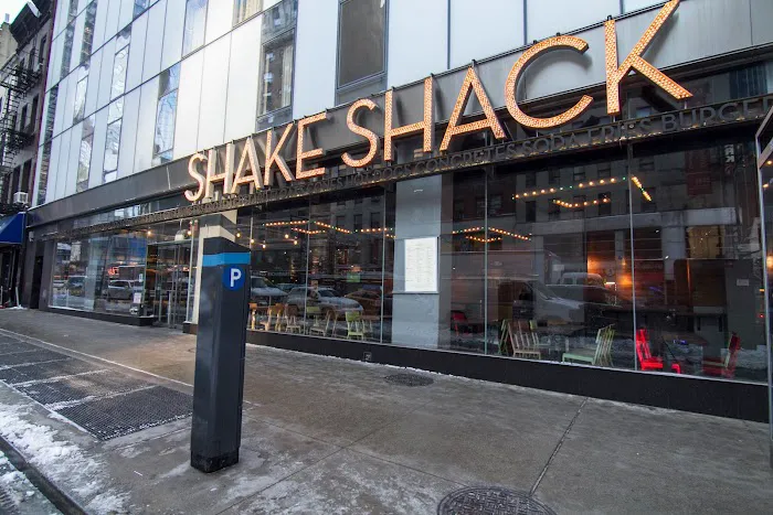 Shake Shack Theater District Picture 3