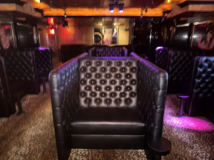 Le Rouge Lounge aka Lido Lounge Picture 3