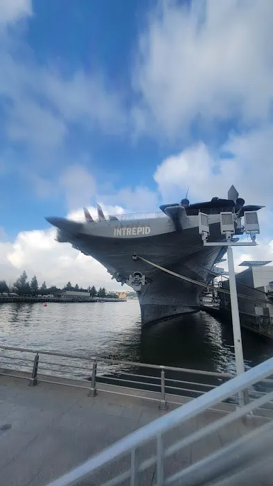 Aviator Grill At Intrepid Picture 5