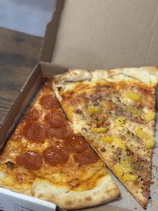 Royal Napoli Pizza Picture 2