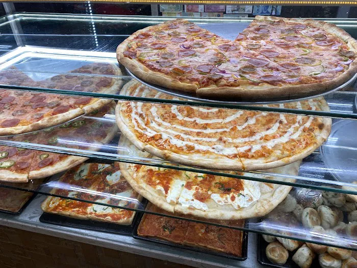 Royal Napoli Pizza Picture 7