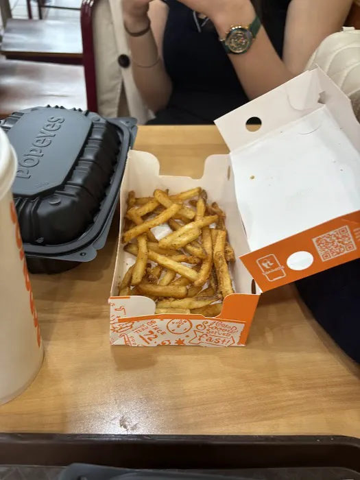 Popeyes Louisiana Kitchen Picture 3