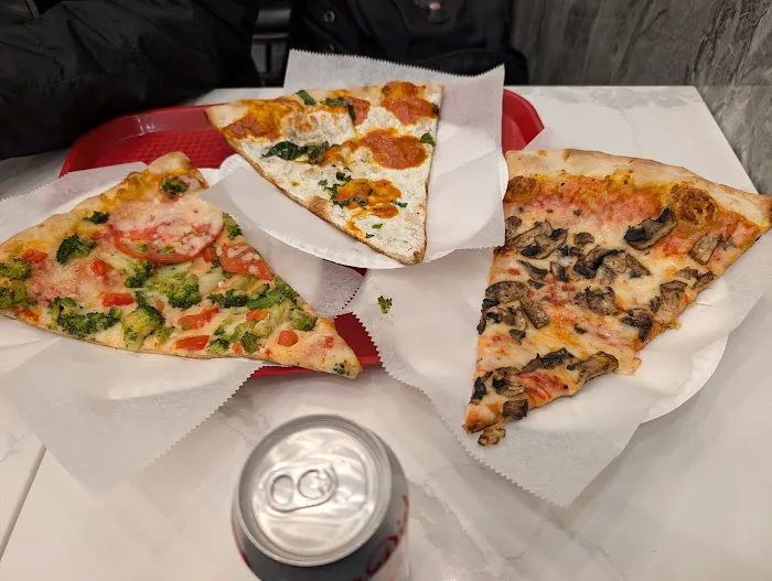 Roma Pizza & restaurant Picture 6