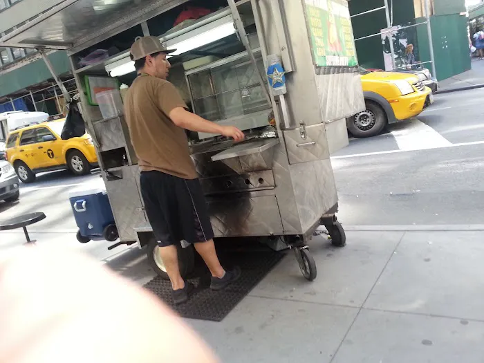Suprema Empanada Food Cart Picture 5