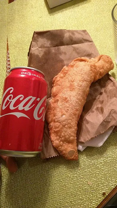 Suprema Empanada Food Cart Picture 3