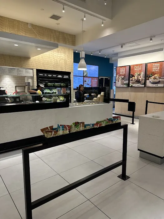 Chopt Creative Salad Co. Picture 4