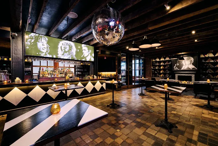 Artie's Backroom & Rooftop Picture 5