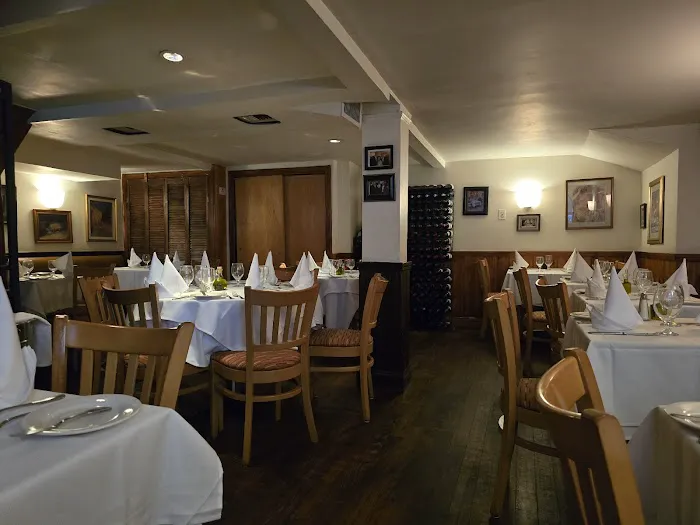 Sam's Place Picture 5