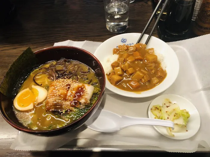 Momosan Ramen & Sake Picture 3