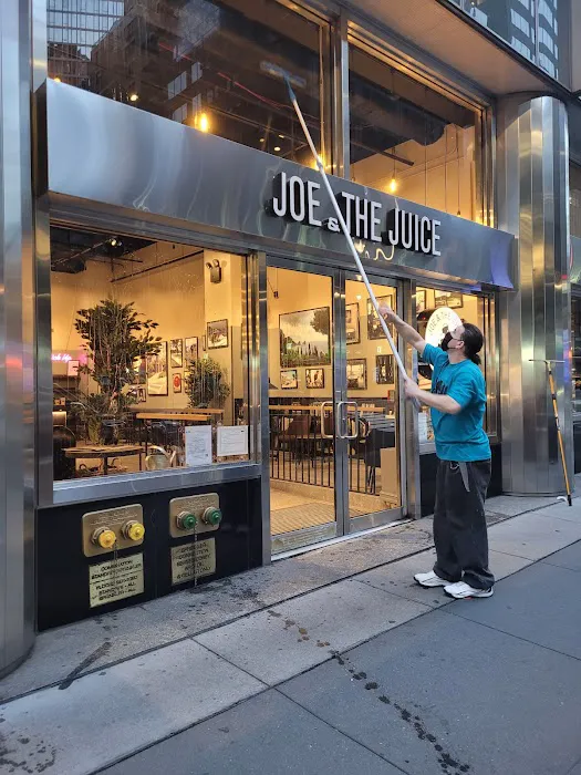 JOE & THE JUICE Picture 7