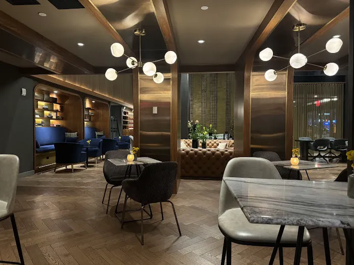 MAD Bar and Lounge Picture 7