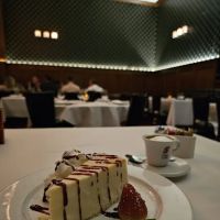 Royal 35 Steakhouse ico