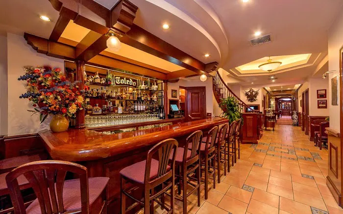 Toledo Restaurant Picture 9