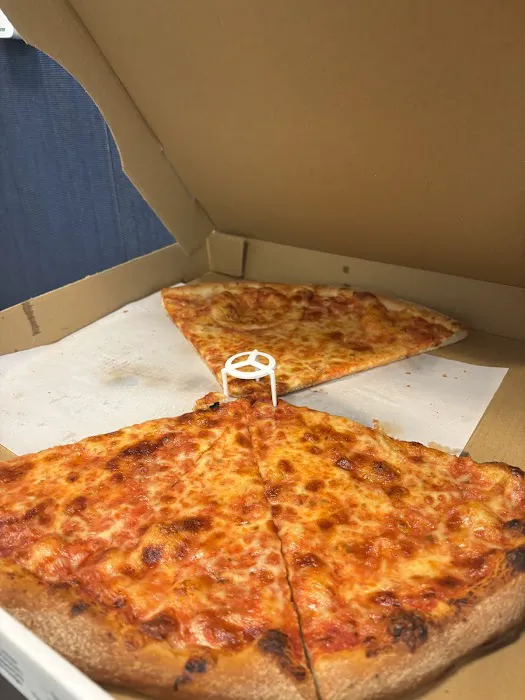 Previti Pizza 41st St. Picture 3