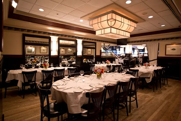 Docks Oyster Bar - Midtown East, NYC Picture 2