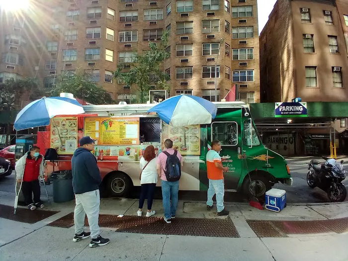 Taquería Juquelita Food Truck Picture 3