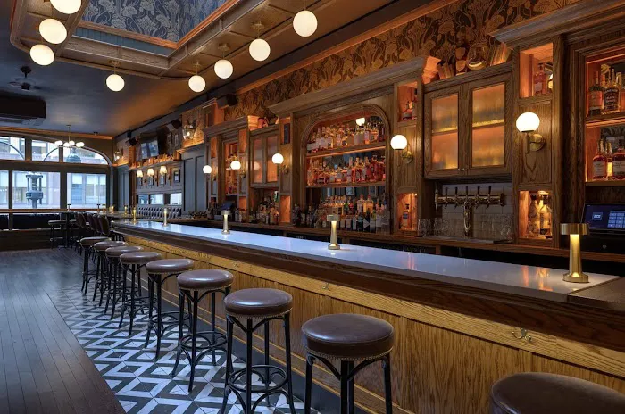 The Madison Lounge Picture 4