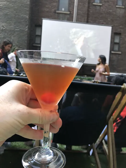 SkyLawn Bar Picture 3